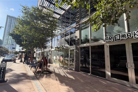 Condo in Miami, Florida, 1 bedroom  № 2032360 - photo 9