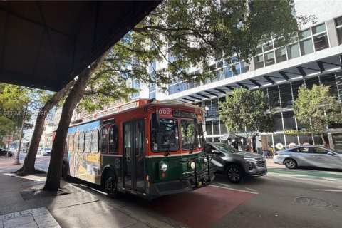 Condo in Miami, Florida, 1 bedroom  № 2032360 - photo 26