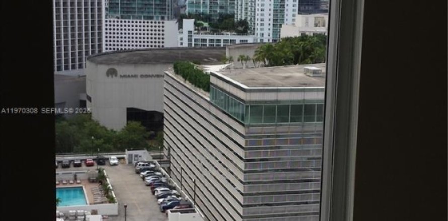 Condo in Miami, Florida, 1 bedroom  № 2032360