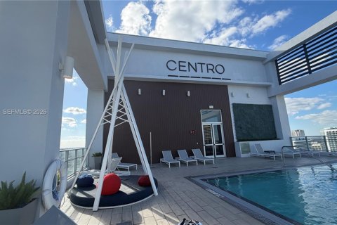 Condo in Miami, Florida, 1 bedroom  № 2032360 - photo 19