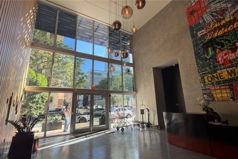 Condo in Miami, Florida, 1 bedroom  № 2032360 - photo 7