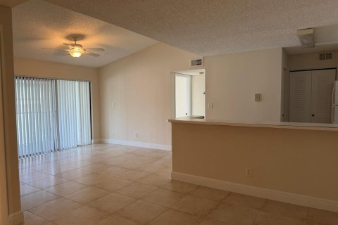 Condo in Hollywood, Florida, 2 bedrooms  № 2381651 - photo 9