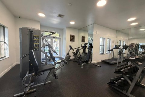 Condo in Hollywood, Florida, 2 bedrooms  № 2381651 - photo 27