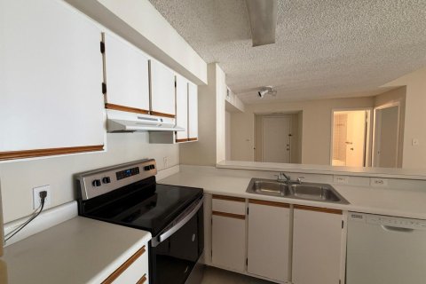 Condo in Hollywood, Florida, 2 bedrooms  № 2381651 - photo 10