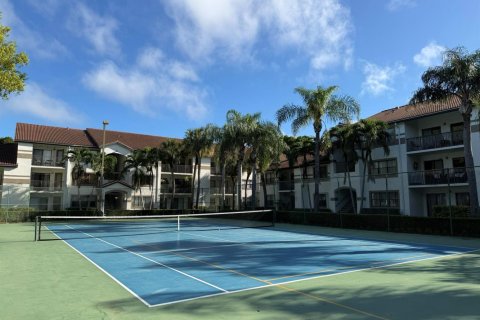Condo in Hollywood, Florida, 2 bedrooms  № 2381651 - photo 26