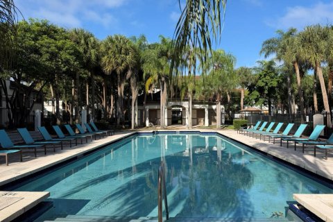 Condo in Hollywood, Florida, 2 bedrooms  № 2381651 - photo 23