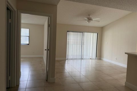 Condo in Hollywood, Florida, 2 bedrooms  № 2381651 - photo 4