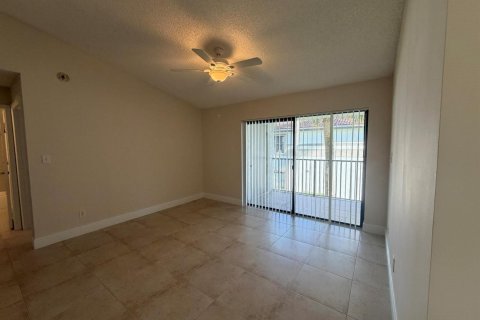 Condo in Hollywood, Florida, 2 bedrooms  № 2381651 - photo 15