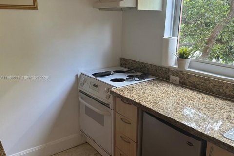 Condominio en alquiler en Miami, Florida, 1 dormitorio, 60.39 m2 № 2057733 - foto 5