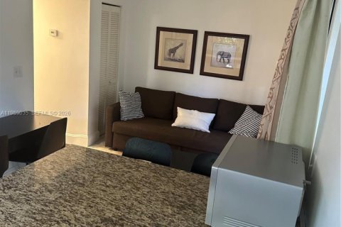 Condominio en alquiler en Miami, Florida, 1 dormitorio, 60.39 m2 № 2057733 - foto 9