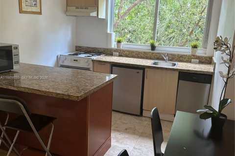 Condominio en alquiler en Miami, Florida, 1 dormitorio, 60.39 m2 № 2057733 - foto 4