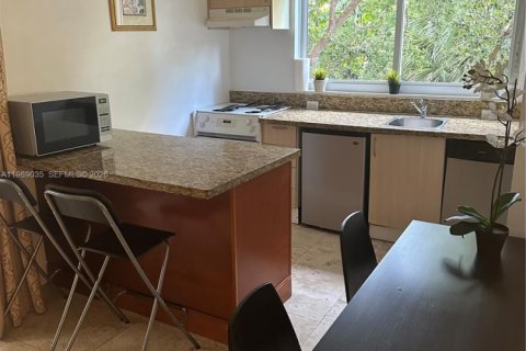 Condominio en alquiler en Miami, Florida, 1 dormitorio, 60.39 m2 № 2057733 - foto 6