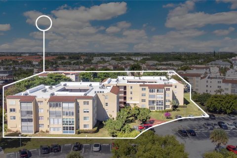 Купить кондоминиум в Лодердейл-Лейкс, Флорида 2 спальни, 80.36м2, № 1974440 - фото 20