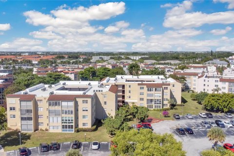 Купить кондоминиум в Лодердейл-Лейкс, Флорида 2 спальни, 80.36м2, № 1974440 - фото 21