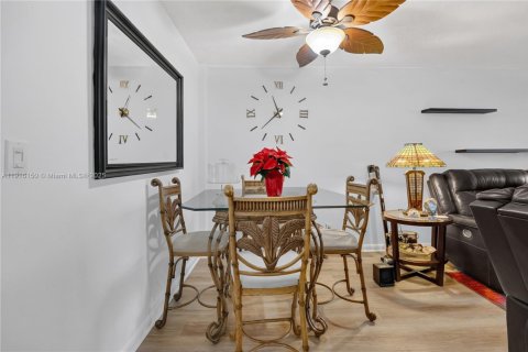 Купить кондоминиум в Лодердейл-Лейкс, Флорида 2 спальни, 80.36м2, № 1974440 - фото 4