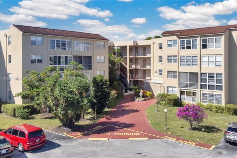 Купить кондоминиум в Лодердейл-Лейкс, Флорида 2 спальни, 80.36м2, № 1974440 - фото 19