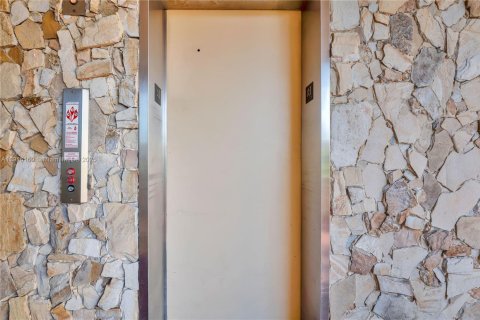 Купить кондоминиум в Лодердейл-Лейкс, Флорида 2 спальни, 80.36м2, № 1974440 - фото 16