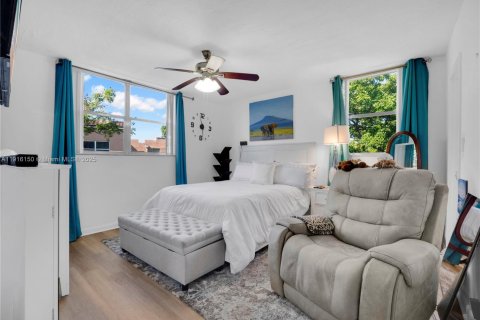 Купить кондоминиум в Лодердейл-Лейкс, Флорида 2 спальни, 80.36м2, № 1974440 - фото 7