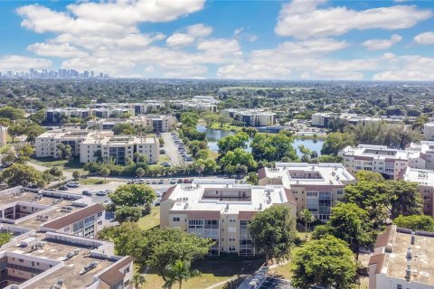 Купить кондоминиум в Лодердейл-Лейкс, Флорида 2 спальни, 80.36м2, № 1974440 - фото 22