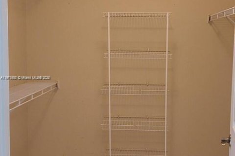 Снять в аренду кондоминиум в Делрей-Бич, Флорида 1 спальня, 79.43м2, № 1967574 - фото 6