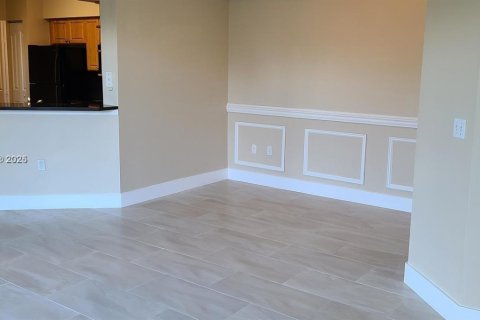 Снять в аренду кондоминиум в Делрей-Бич, Флорида 1 спальня, 79.43м2, № 1967574 - фото 3