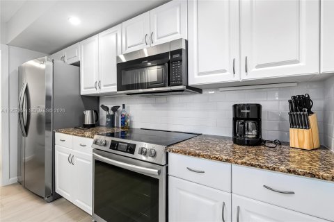 Снять в аренду кондоминиум в Майами-Бич, Флорида 1 спальня, 75.07м2, № 2017731 - фото 8