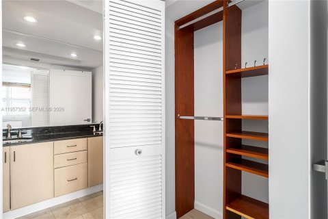 Снять в аренду кондоминиум в Майами-Бич, Флорида 1 спальня, 75.07м2, № 2017731 - фото 16