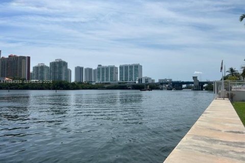 Copropriété à louer à North Miami Beach, Floride: 1 chambre, 63.55 m2 № 2153327 - photo 6