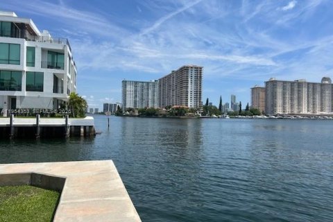 Copropriété à louer à North Miami Beach, Floride: 1 chambre, 63.55 m2 № 2153327 - photo 7