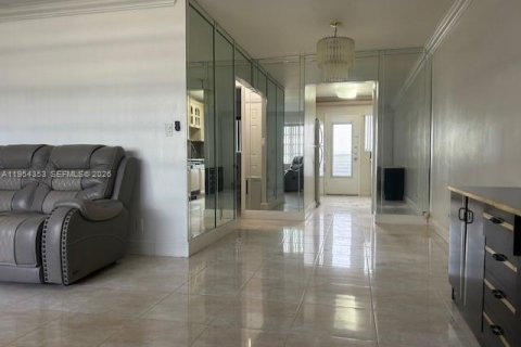 Copropriété à louer à North Miami Beach, Floride: 1 chambre, 63.55 m2 № 2153327 - photo 13