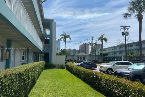 Condo à North Miami Beach, Floride, 1 chambre  № 2153327