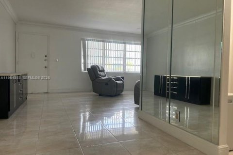 Copropriété à louer à North Miami Beach, Floride: 1 chambre, 63.55 m2 № 2153327 - photo 15