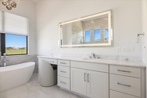 House in Vero Beach, Florida 4 bedrooms, 334.17 sq.m. № 2301412 - photo 30