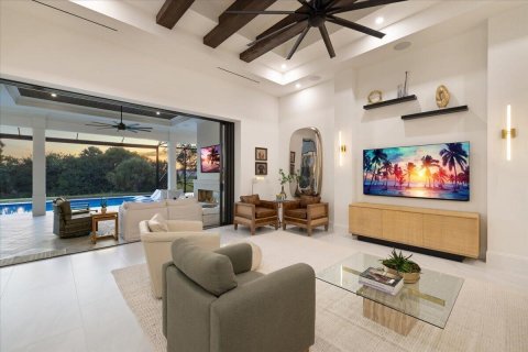 House in Vero Beach, Florida 4 bedrooms, 334.17 sq.m. № 2301412 - photo 11