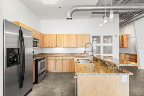 Condo in Saint Petersburg, Florida, 1 bedroom  № 1650942 - photo 19