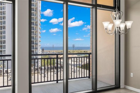 Condo in Saint Petersburg, Florida, 1 bedroom  № 1650942 - photo 24