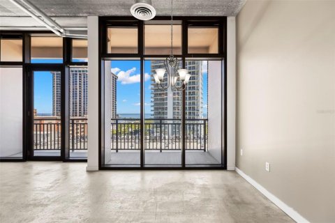 Condo in Saint Petersburg, Florida, 1 bedroom  № 1650942 - photo 22