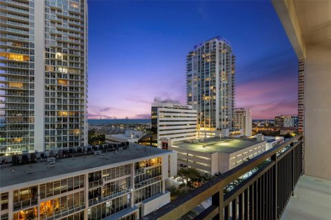 Condo in Saint Petersburg, Florida, 1 bedroom  № 1650942 - photo 11