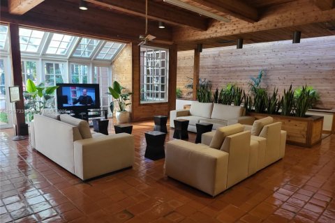 Condo in Miami, Florida, 2 bedrooms  № 1974926 - photo 26