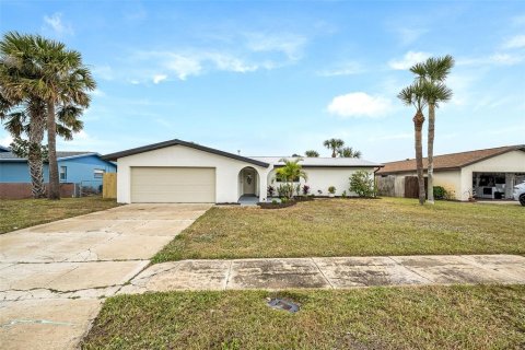 House in Merrit Island, Florida 3 bedrooms, 170.29 sq.m. № 2266351 - photo 29