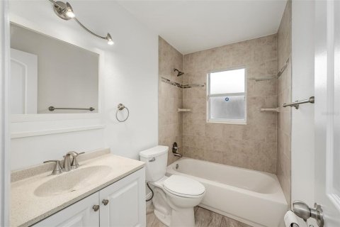 House in Merrit Island, Florida 3 bedrooms, 170.29 sq.m. № 2266351 - photo 25