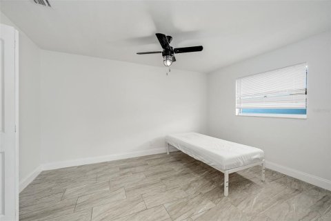 House in Merrit Island, Florida 3 bedrooms, 170.29 sq.m. № 2266351 - photo 26