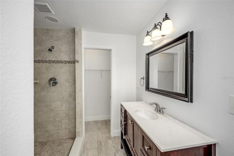 House in Merrit Island, Florida 3 bedrooms, 170.29 sq.m. № 2266351 - photo 12