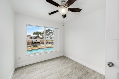 House in Merrit Island, Florida 3 bedrooms, 170.29 sq.m. № 2266351 - photo 21