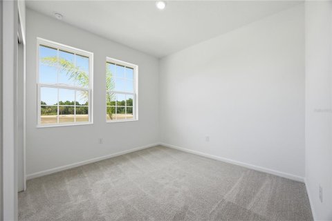 House in Okahumpka, Florida 4 bedrooms, 150.97 sq.m. № 2236381 - photo 13
