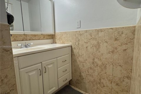 Condominio en venta en North Miami Beach, Florida, 1 dormitorio № 1877932 - foto 13