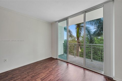 Condo in Miami, Florida, 2 bedrooms № 1994013 - photo 18