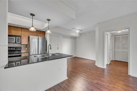 Condo in Miami, Florida, 2 bedrooms № 1994013 - photo 14