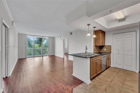 Condo in Miami, Florida, 2 bedrooms № 1994013 - photo 13