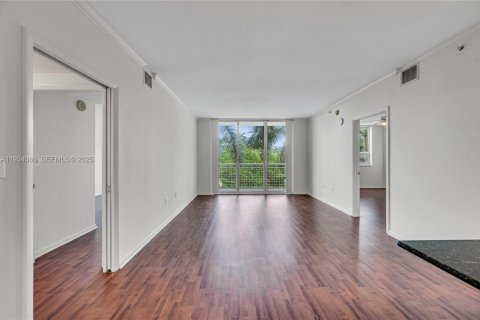 Condo in Miami, Florida, 2 bedrooms № 1994013 - photo 6